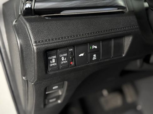 Used 2025 Honda Odyssey Elite image 29