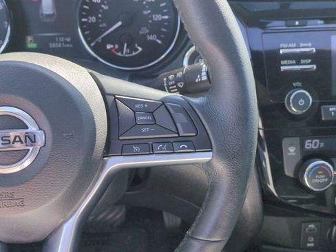 Used 2017 Nissan Rogue SV FWD image 20