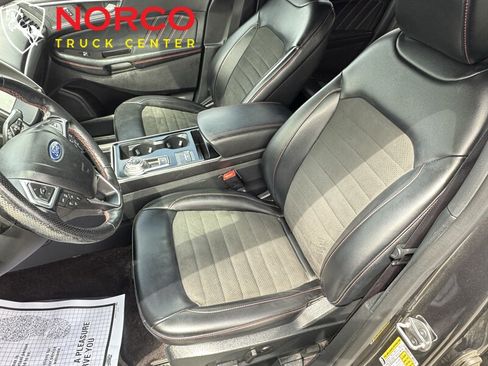 Used 2020 Ford Edge ST-Line FWD image 18