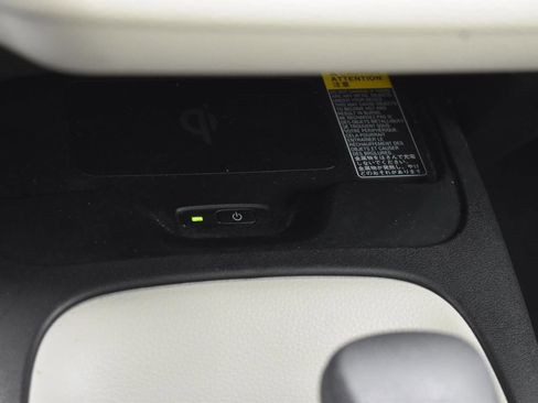 Used 2025 Toyota Corolla LE FWD image 10