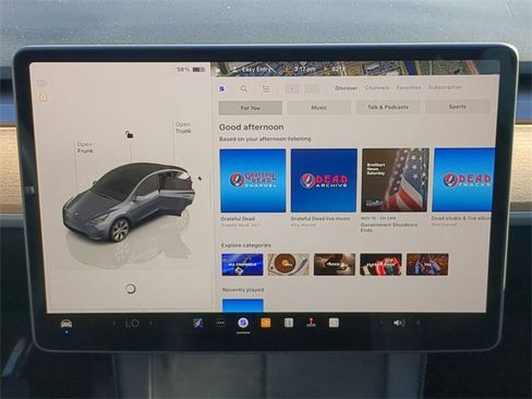 Used 2023 Tesla Model Y Long Range image 21