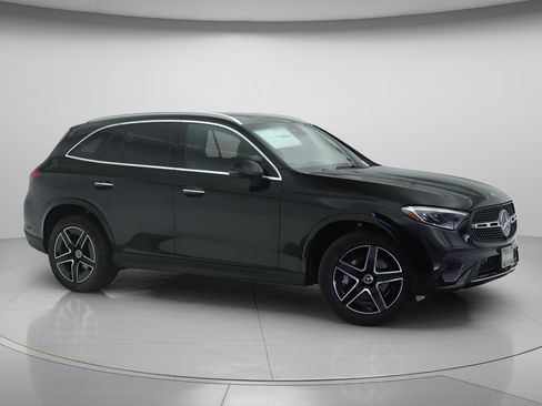 New 2026 Mercedes-Benz GLC 300 image 1