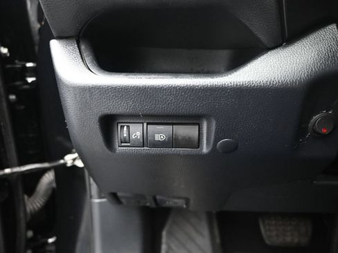 Used 2019 Toyota RAV4 XLE AWD/4WD image 11