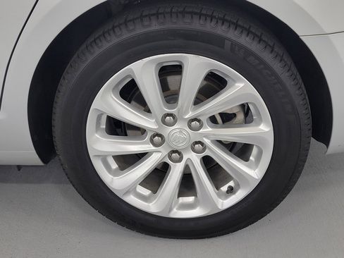 Used 2015 Buick LaCrosse Leather image 12