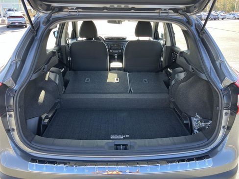 Used 2022 Nissan Rogue Sport S image 25