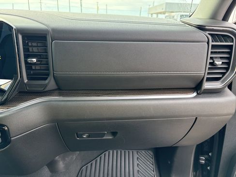 Used 2025 Chevrolet Silverado 1500 LT image 19