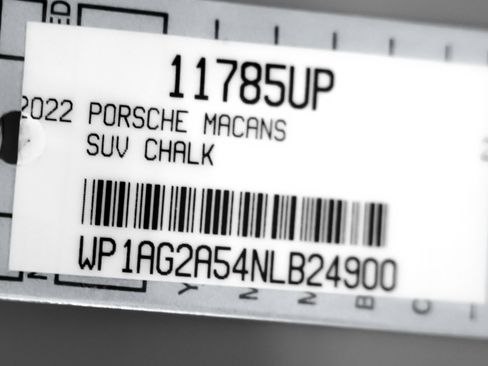Certified 2022 Porsche Macan S w/ Premium Package Plus image 29