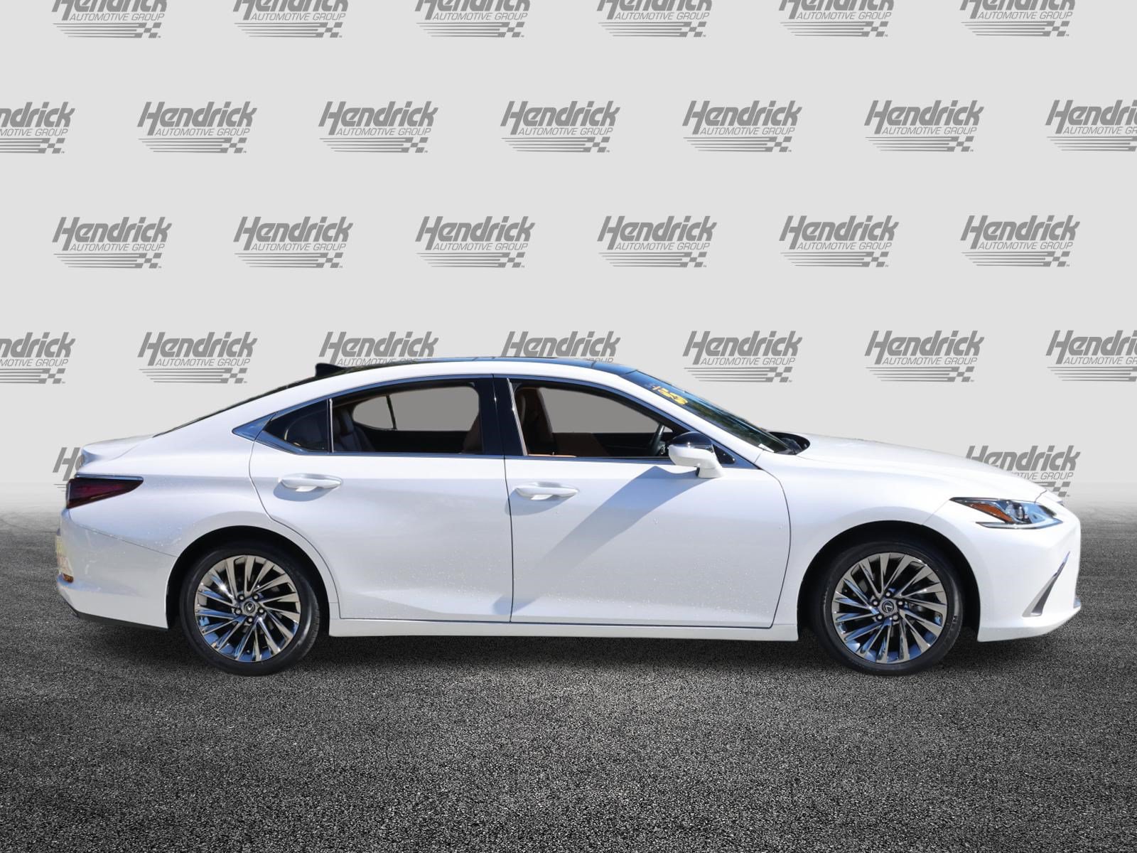 Used 2025 Lexus ES 350 w/ Technology Package FWD image 10