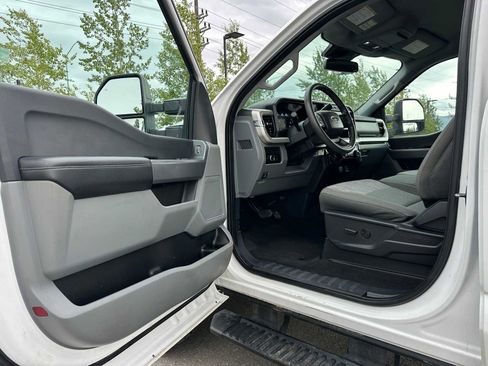 Used 2023 Ford F350 XLT w/ FX4 Off-Road Package image 19