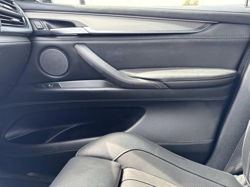 Used 2018 BMW X5 M image 23