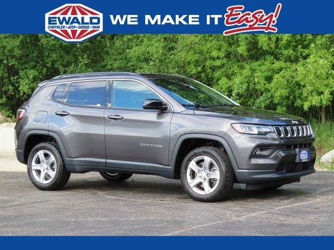 Used 2023 Jeep Compass Latitude AWD/4WD image 1