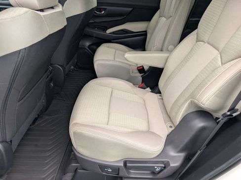 Used 2025 Subaru Ascent Premium AWD/4WD image 27