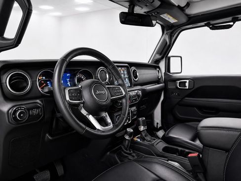 Used 2021 Jeep Wrangler Unlimited Sahara w/ Uconnect 4C Nav & Sound Group AWD/4WD image 15