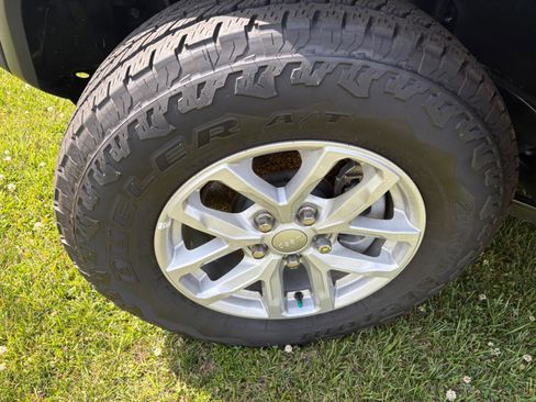 Used 2023 Jeep Wrangler Unlimited Sport AWD/4WD image 40