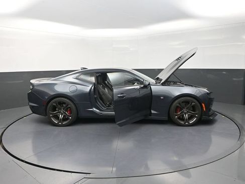 Used 2020 Chevrolet Camaro SS RWD image 43