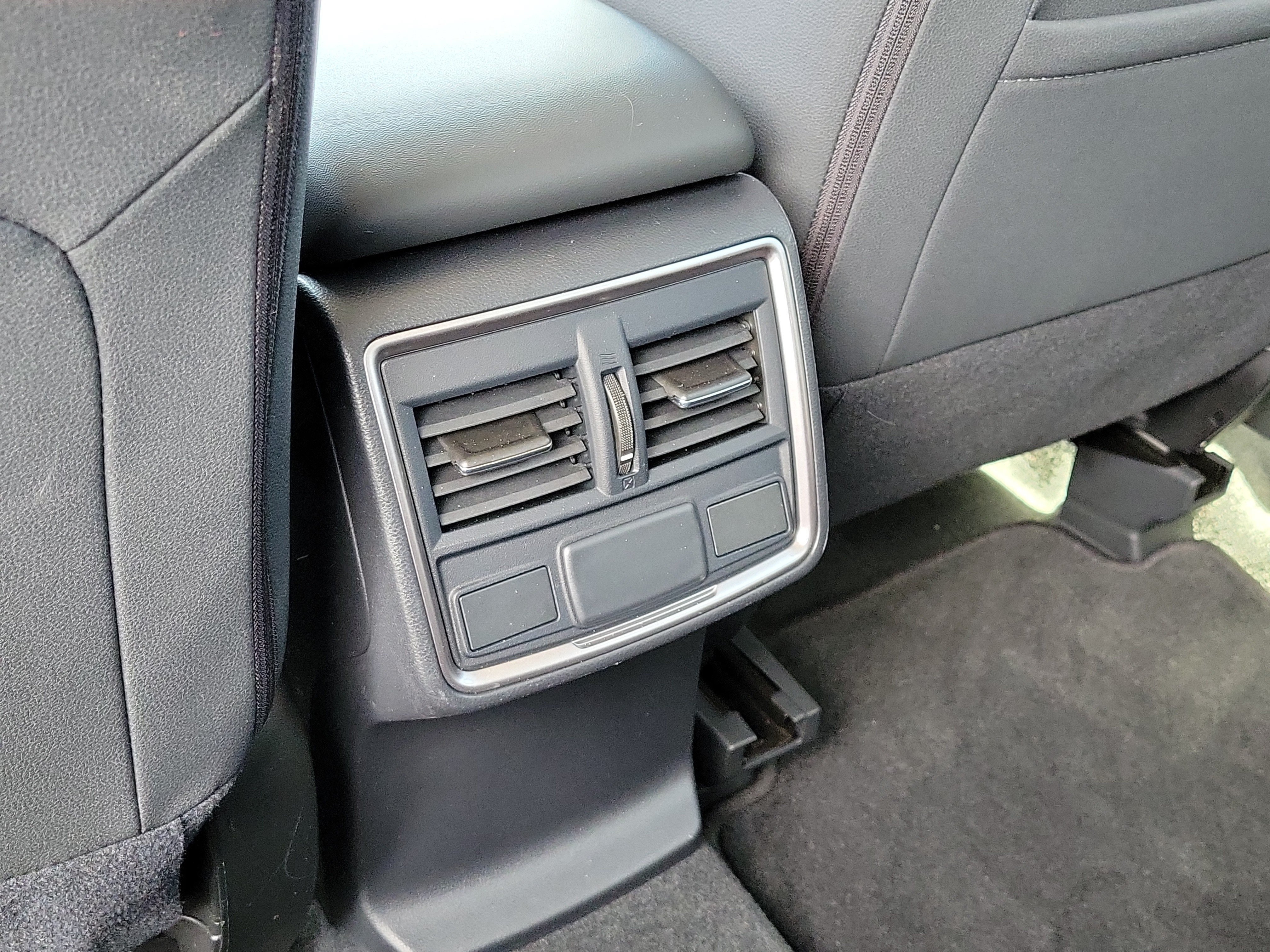 Used 2024 Subaru Forester Premium AWD/4WD image 16