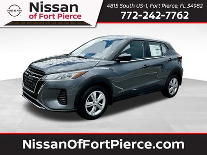 New 2025 Nissan Kicks Play S