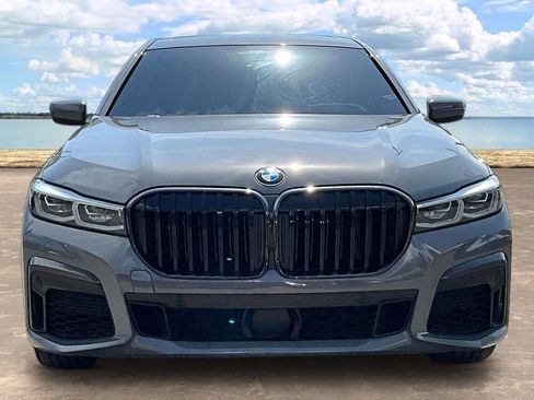 Used 2020 BMW 740i w/ M Sport Package RWD image 2