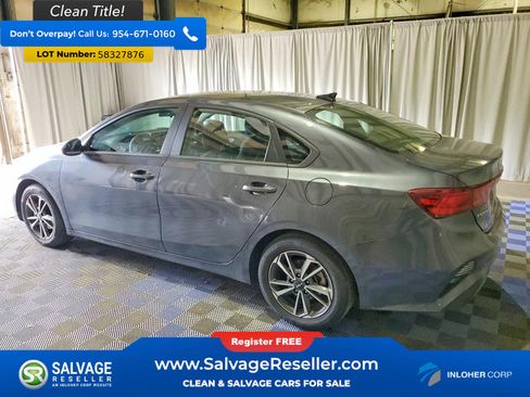 Used 2023 Kia Forte LXS FWD image 3