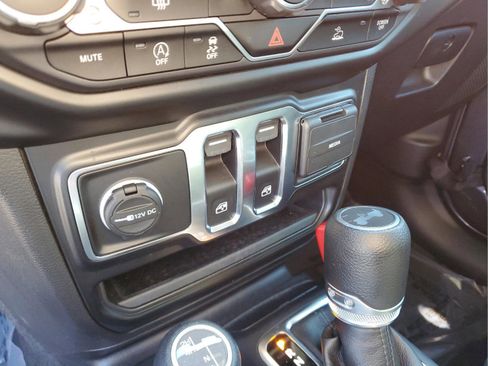 Used 2022 Jeep Wrangler Sport S image 17