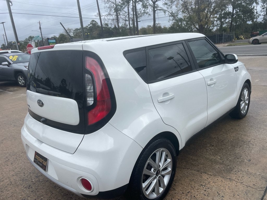 Used 2018 Kia Soul + FWD image 5