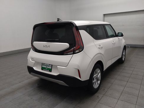 Used 2025 Kia Soul LX image 9