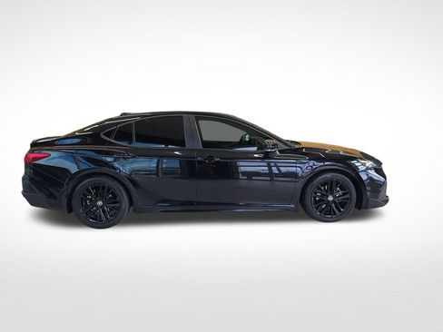 Used 2025 Toyota Camry SE w/ Convenience Package FWD image 8