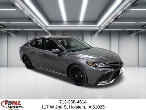 Used 2024 Toyota Camry XSE FWD image 2