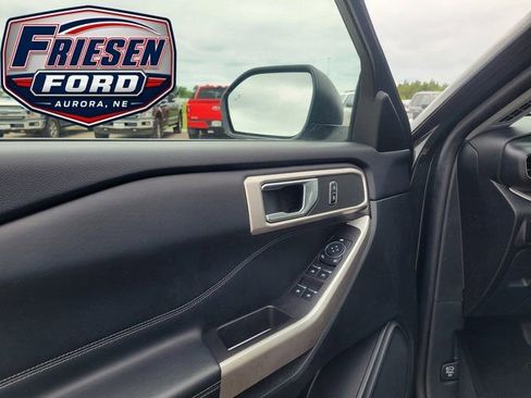 Used 2023 Ford Explorer XLT w/ Equipment Group 202A AWD/4WD image 10