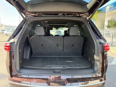 Used 2023 Chevrolet Traverse High Country FWD image 6