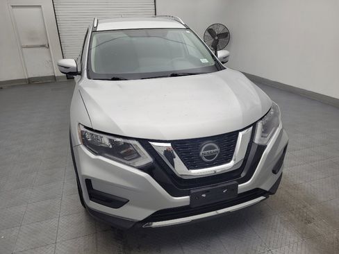 Used 2018 Nissan Rogue SV image 14