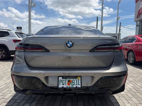 Used 2024 BMW 740i RWD image 7
