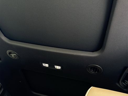 Used 2023 Chevrolet Traverse Premier image 14