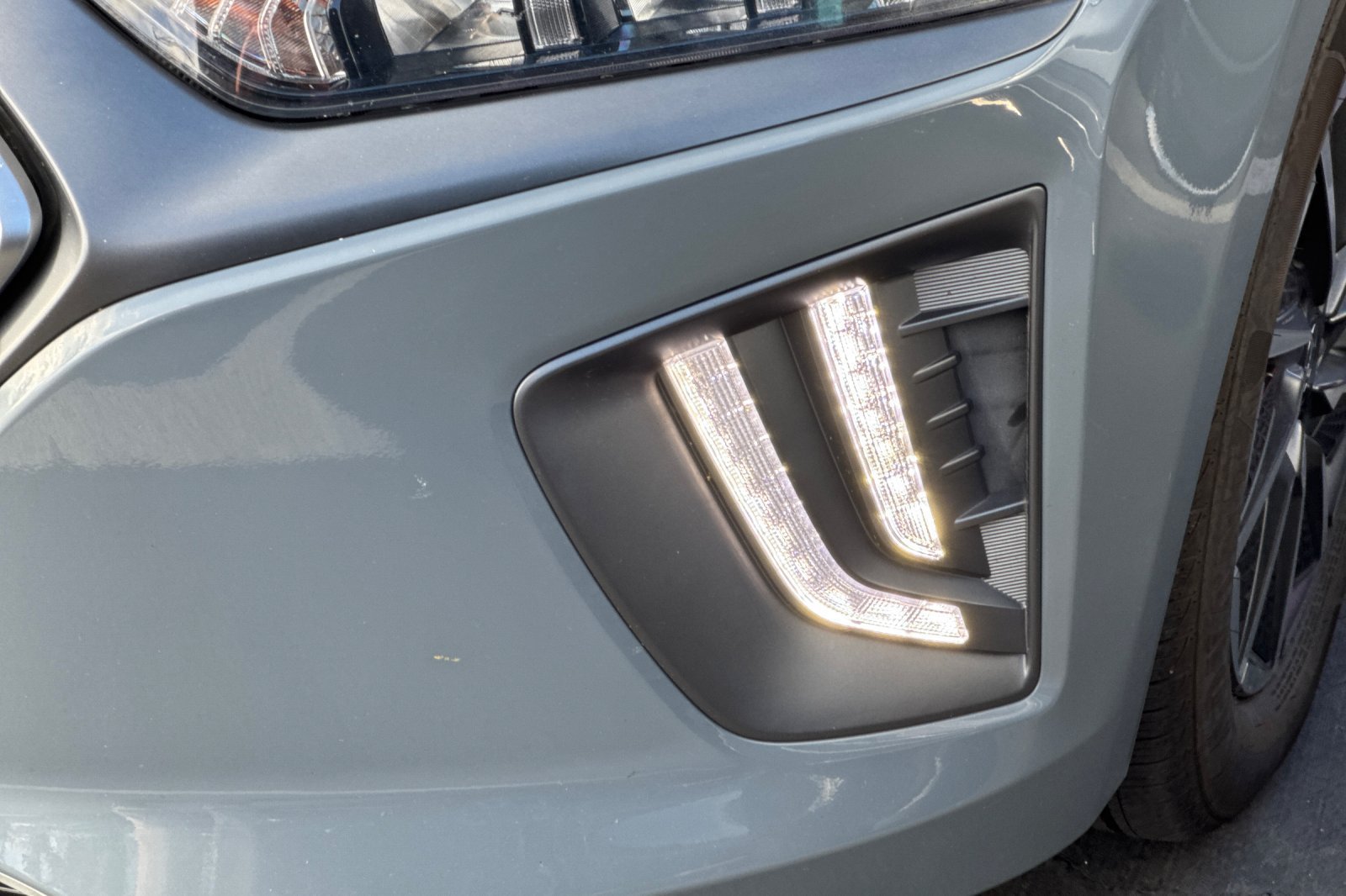 Used 2020 Hyundai Ioniq Limited FWD image 52