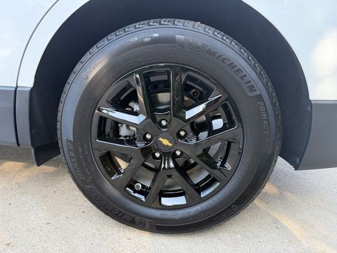 Used 2024 Chevrolet Equinox LT FWD image 35