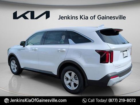 New 2026 Kia Sorento LX FWD image 7
