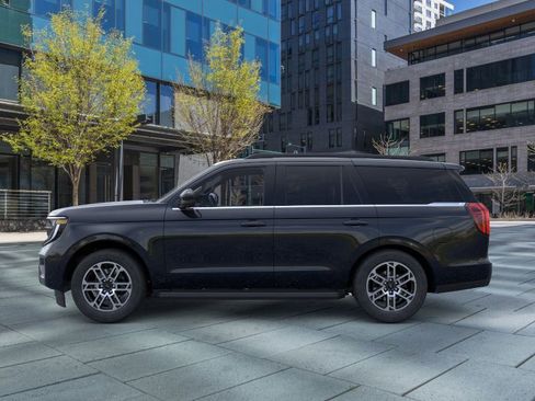 New 2025 Ford Expedition Active image 3