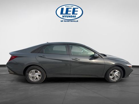 New 2026 Hyundai Elantra SE image 6