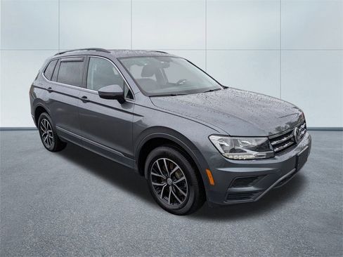 Used 2023 Volkswagen Taos SE w/ Panoramic Sunroof Package image 1