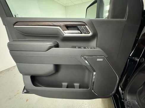 New 2026 GMC Sierra 2500 SLT image 13