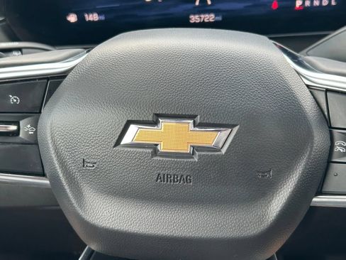 Used 2025 Chevrolet Traverse LT FWD image 36