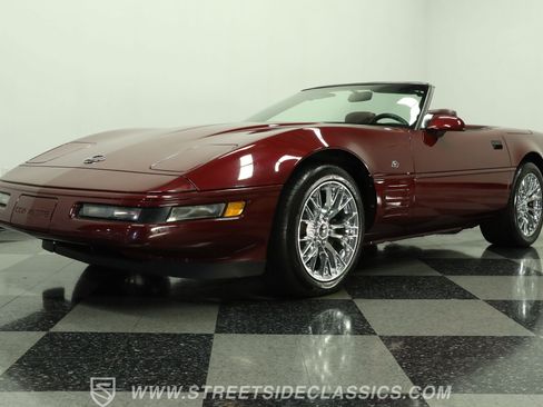 Used 1993 Chevrolet Corvette Convertible RWD image 21