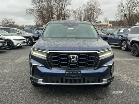 Used 2025 Honda Pilot Elite image 2