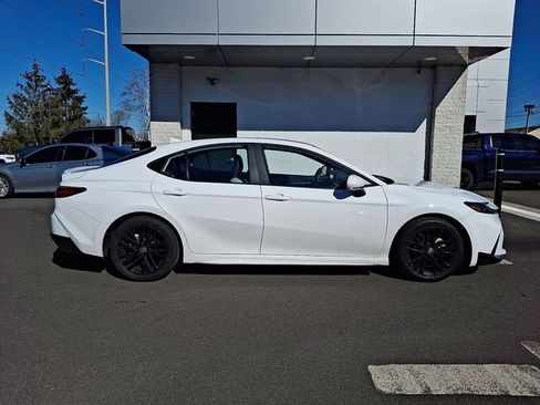 Certified 2025 Toyota Camry SE image 7