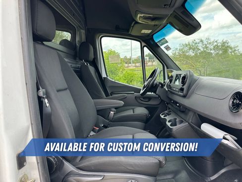 Used 2022 Mercedes-Benz Sprinter 2500 image 19