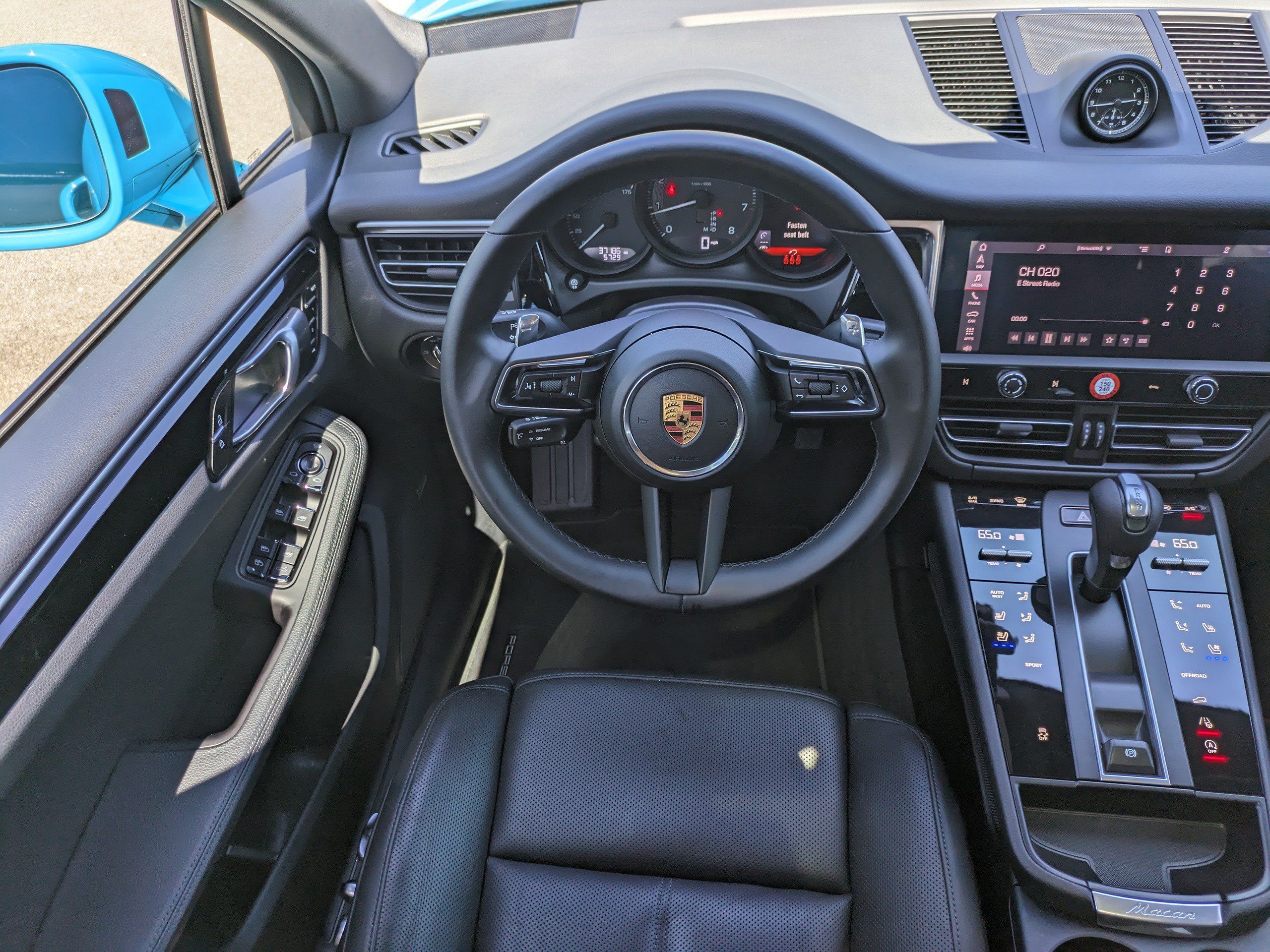 Used 2022 Porsche Macan AWD/4WD image 18