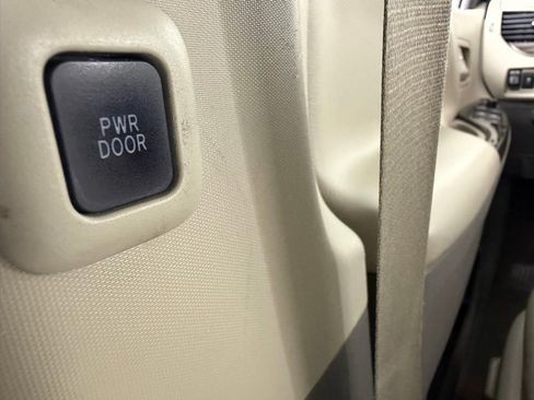 Used 2016 Toyota Sienna XLE w/ XLE Navigation Package image 27