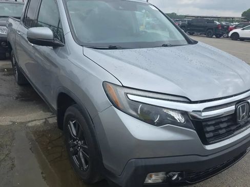 Used 2020 Honda Ridgeline Sport image 2