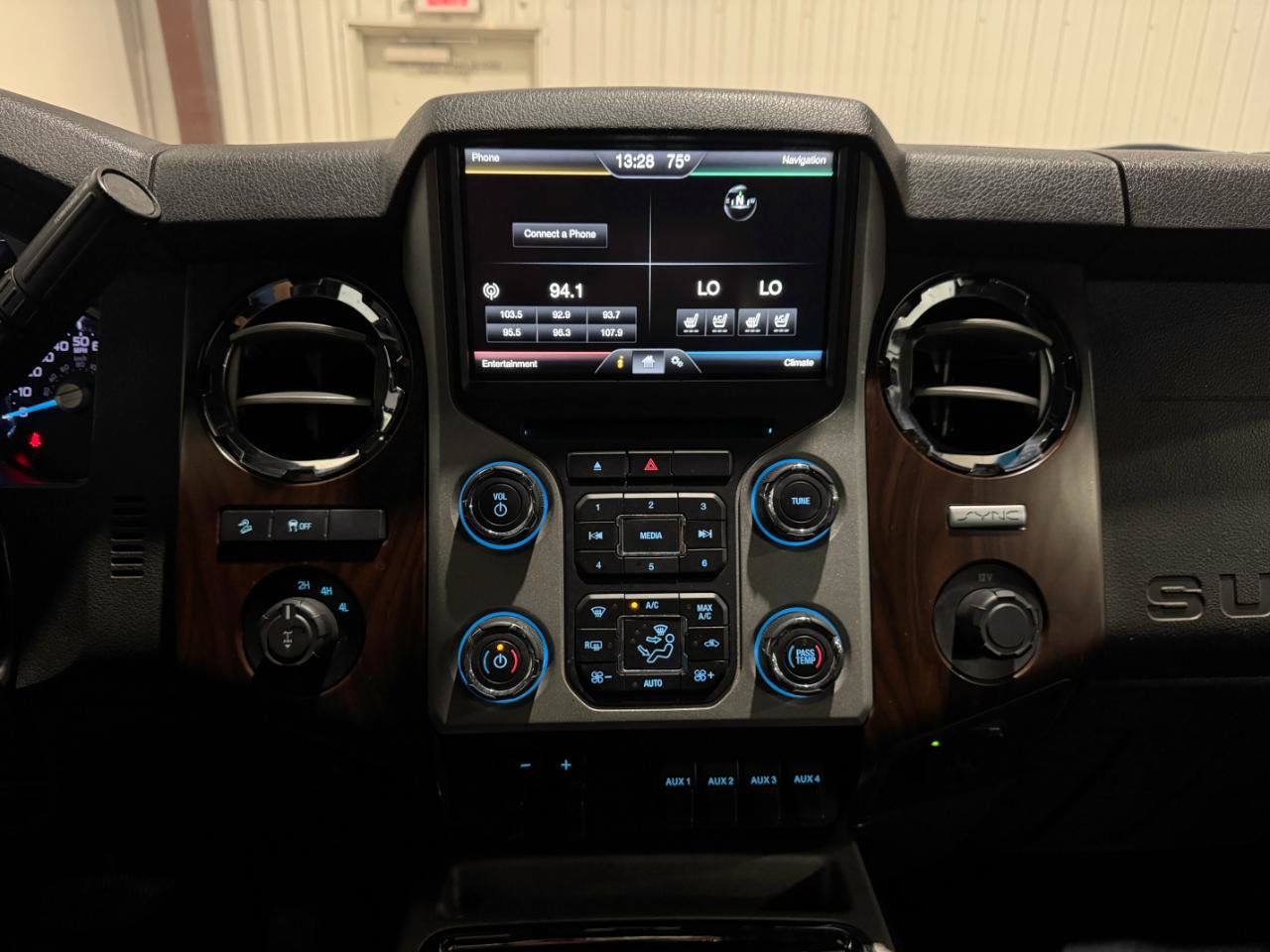 Used 2016 Ford F250 Lariat w/ Lariat Ultimate Package AWD/4WD image 7