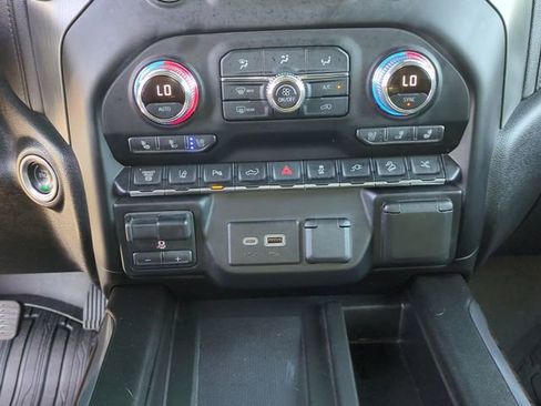 Used 2021 GMC Sierra 2500 Denali w/ Denali Ultimate Package AWD/4WD image 19